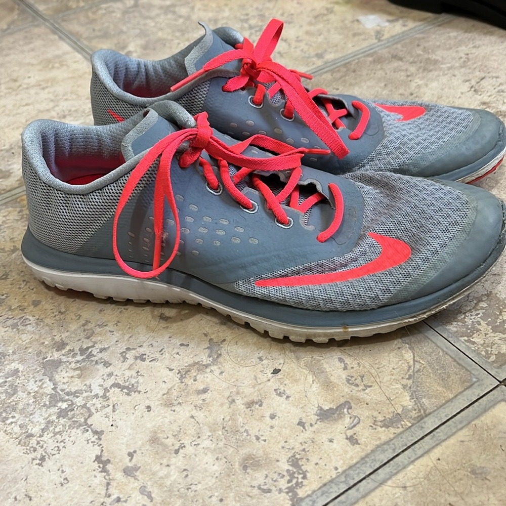 Shoes - Picture 2 of 2